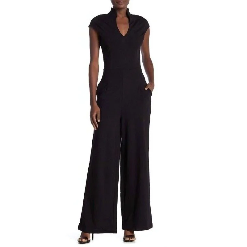 Scarlett Solid Wide Leg V Neck Jumpsuit In Black